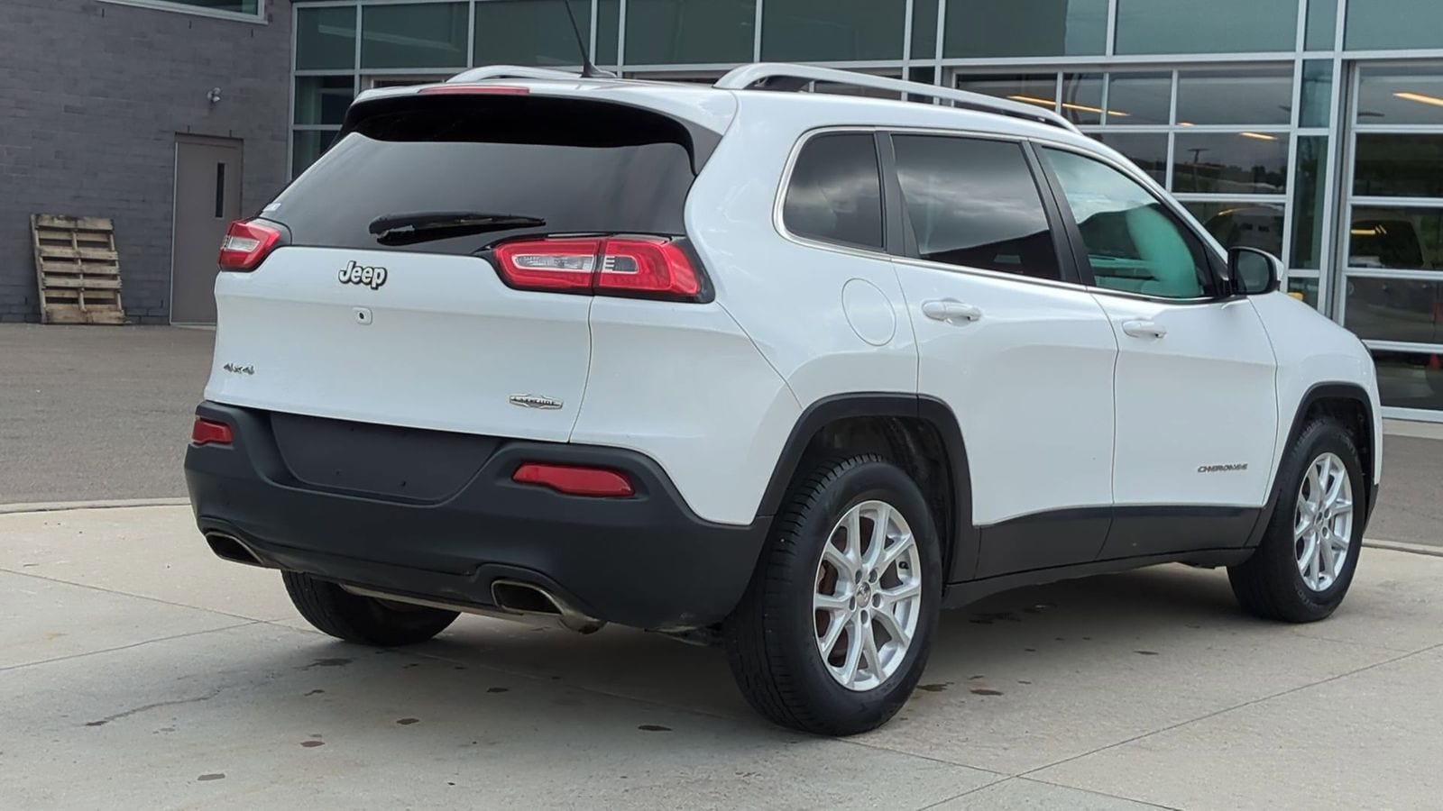 Thumbnail: 2015 Jeep Cherokee - 6
