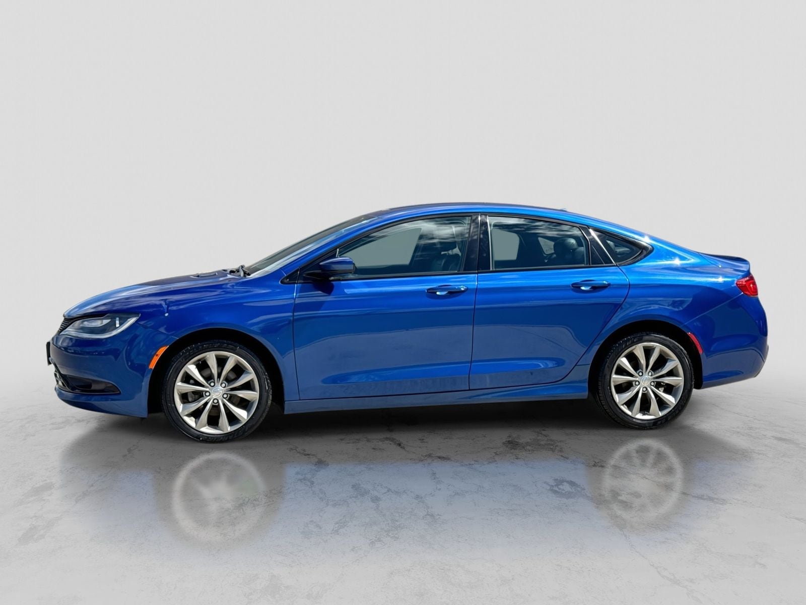Thumbnail: 2016 Chrysler 200 - 3
