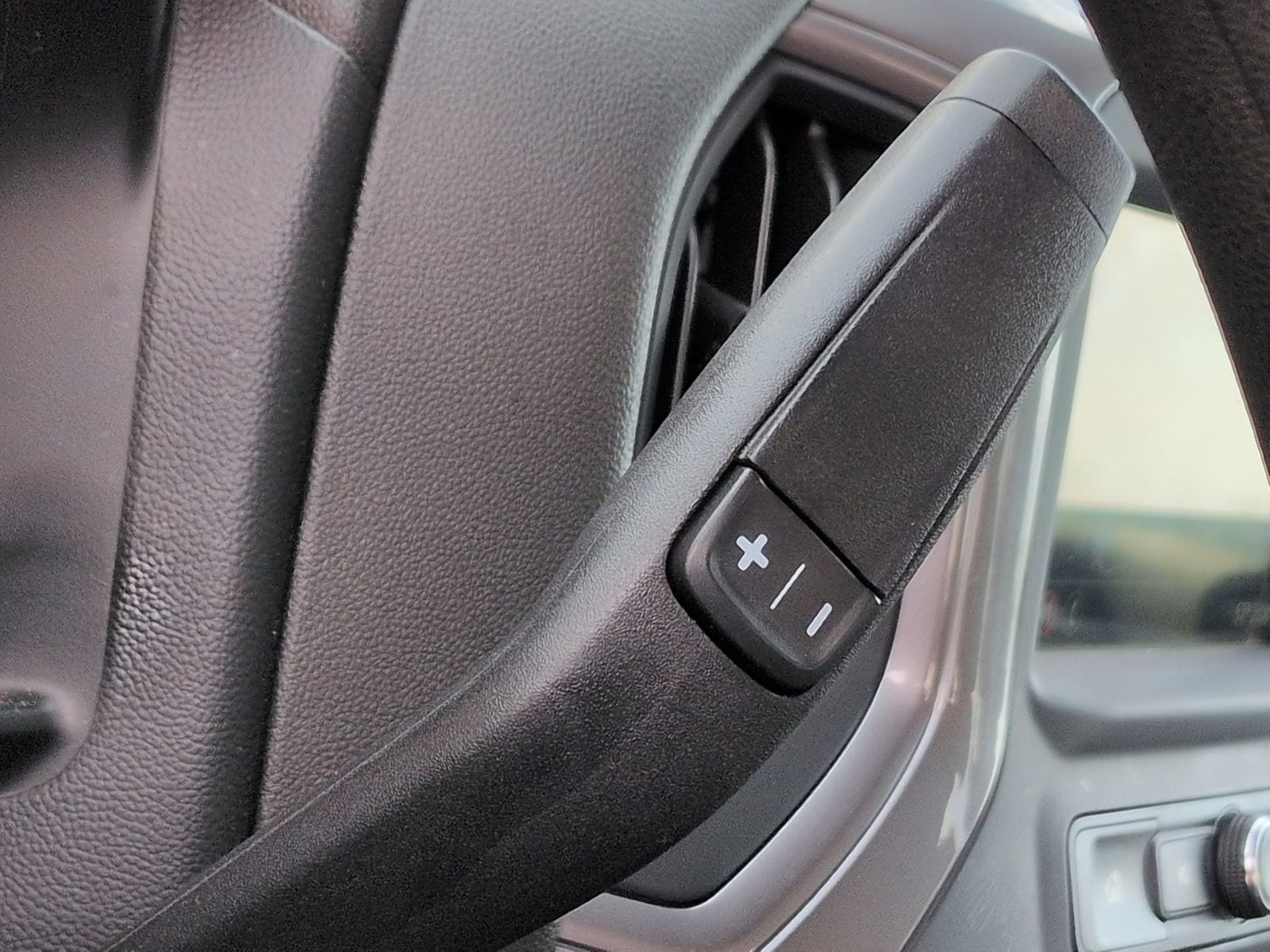 Thumbnail: 2019 Chevrolet Silverado 1500 - 31
