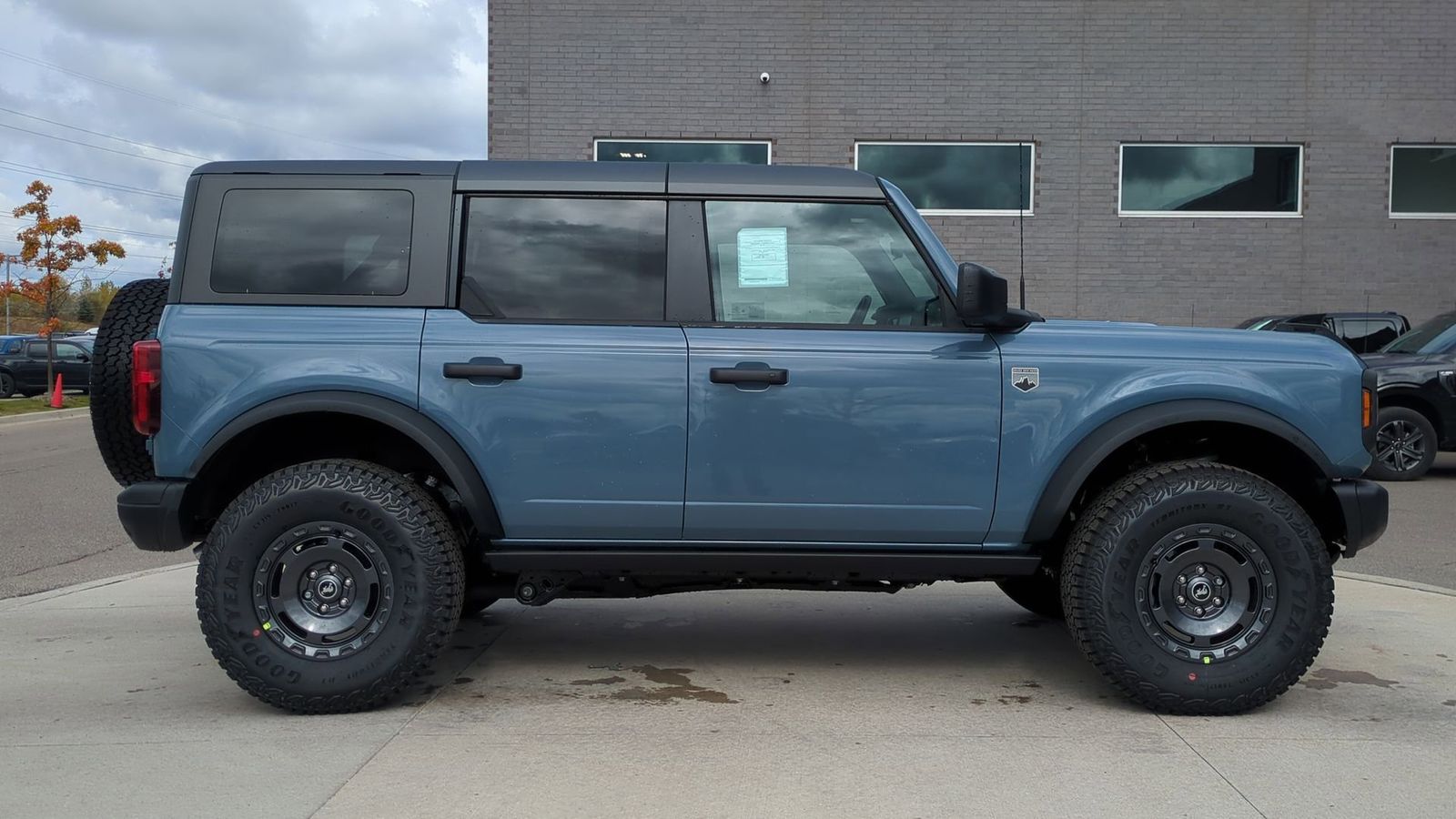 Thumbnail: 2025 Ford Bronco - 7