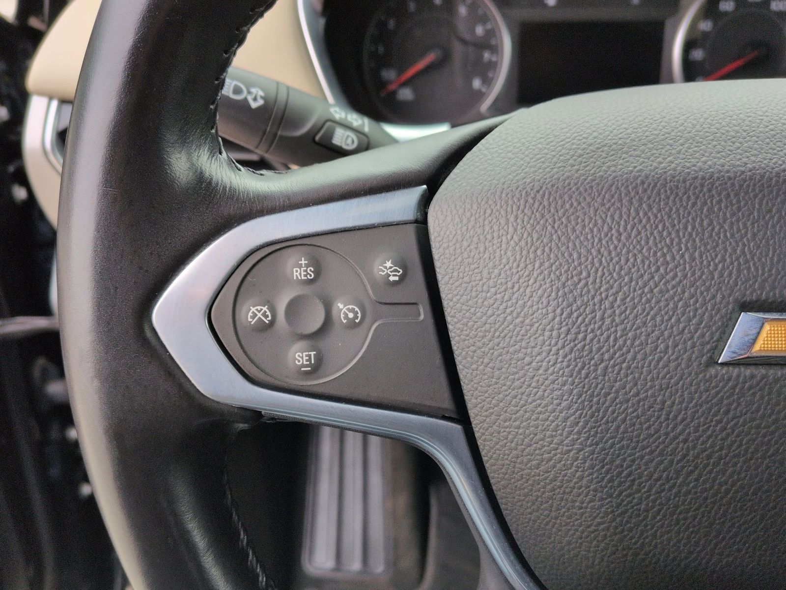 Thumbnail: 2022 Chevrolet Traverse - 27