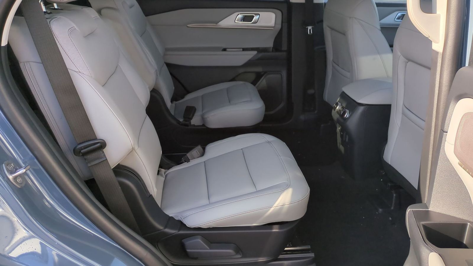 Thumbnail: 2026 Ford Explorer - 17