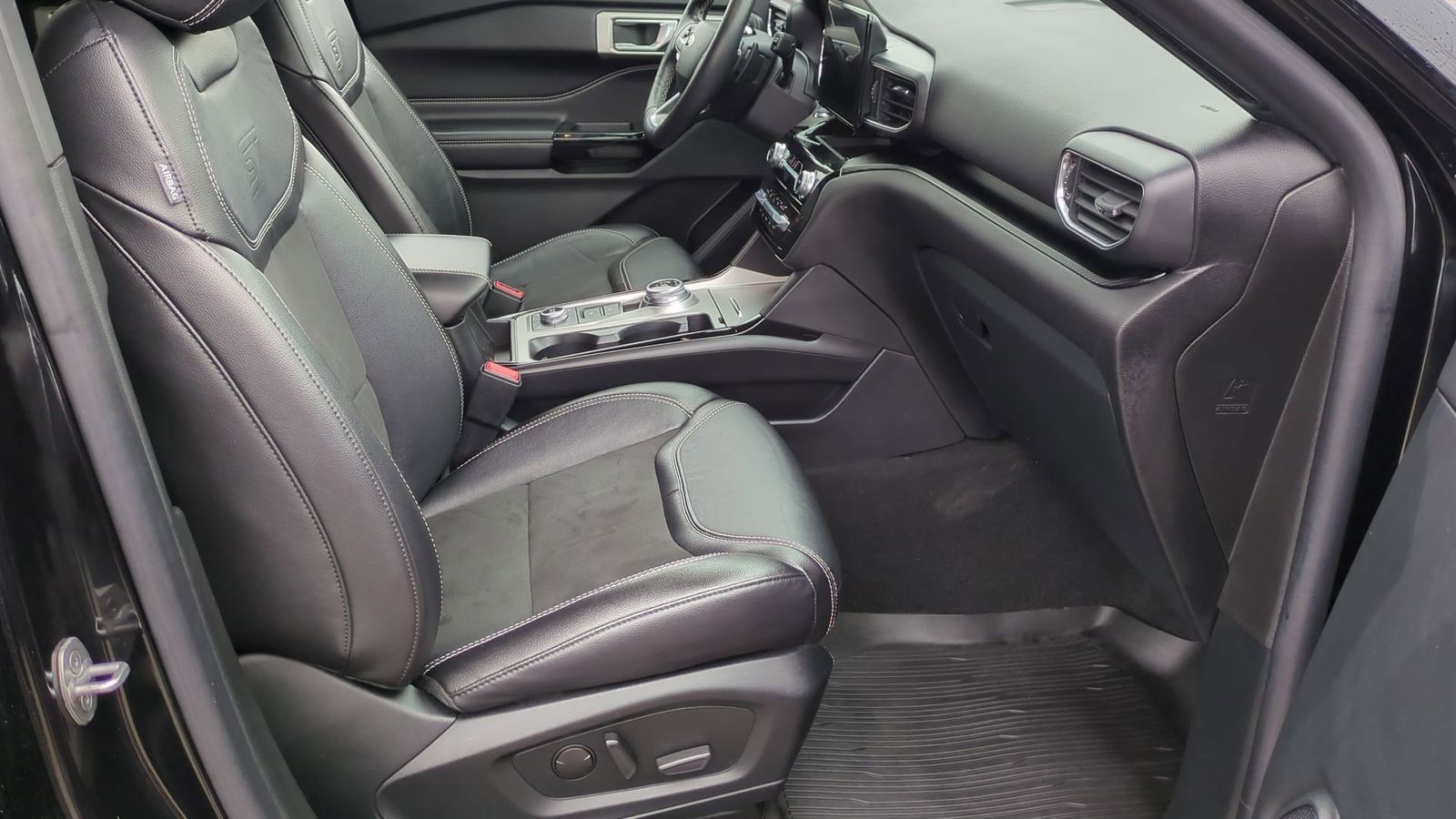 Thumbnail: 2021 Ford Explorer - 21