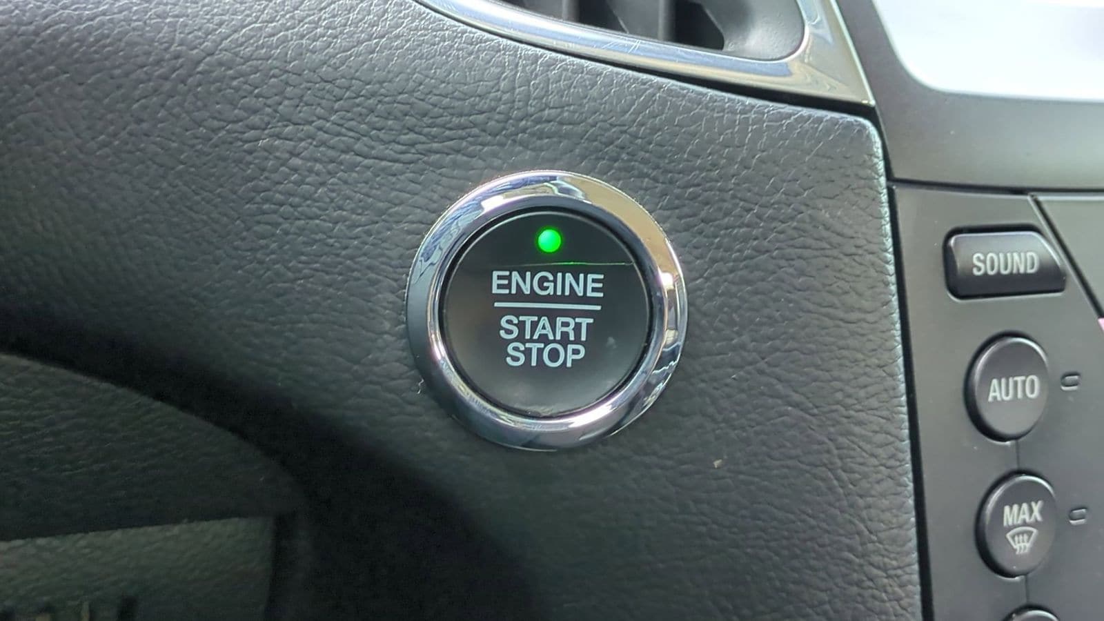 Thumbnail: 2017 Ford Edge - 29