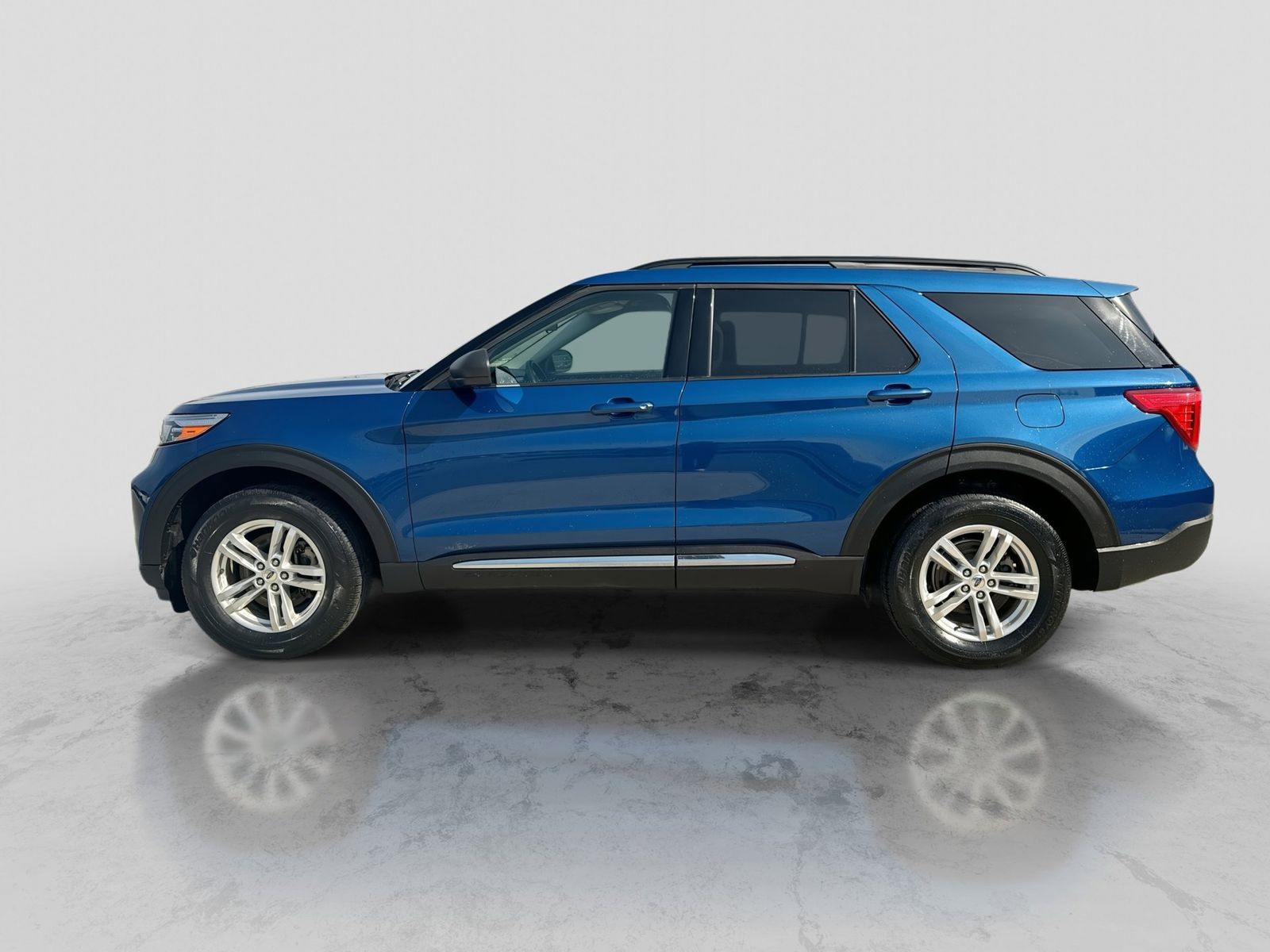 Thumbnail: 2022 Ford Explorer - 3