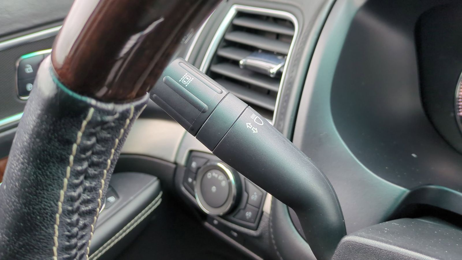 Thumbnail: 2016 Ford Explorer - 27