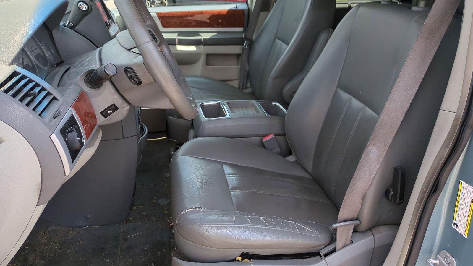 Thumbnail: 2009 Chrysler Town & Country - 16