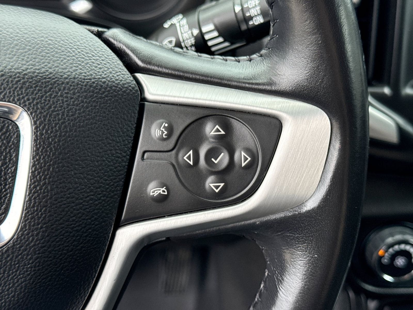 Thumbnail: 2020 GMC Terrain - 26