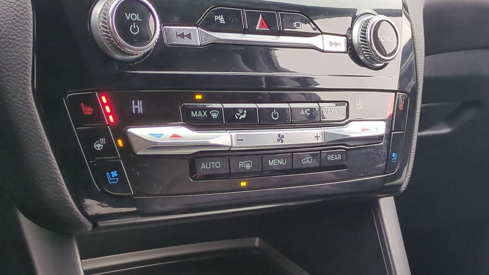 Thumbnail: 2021 Ford Explorer - 34