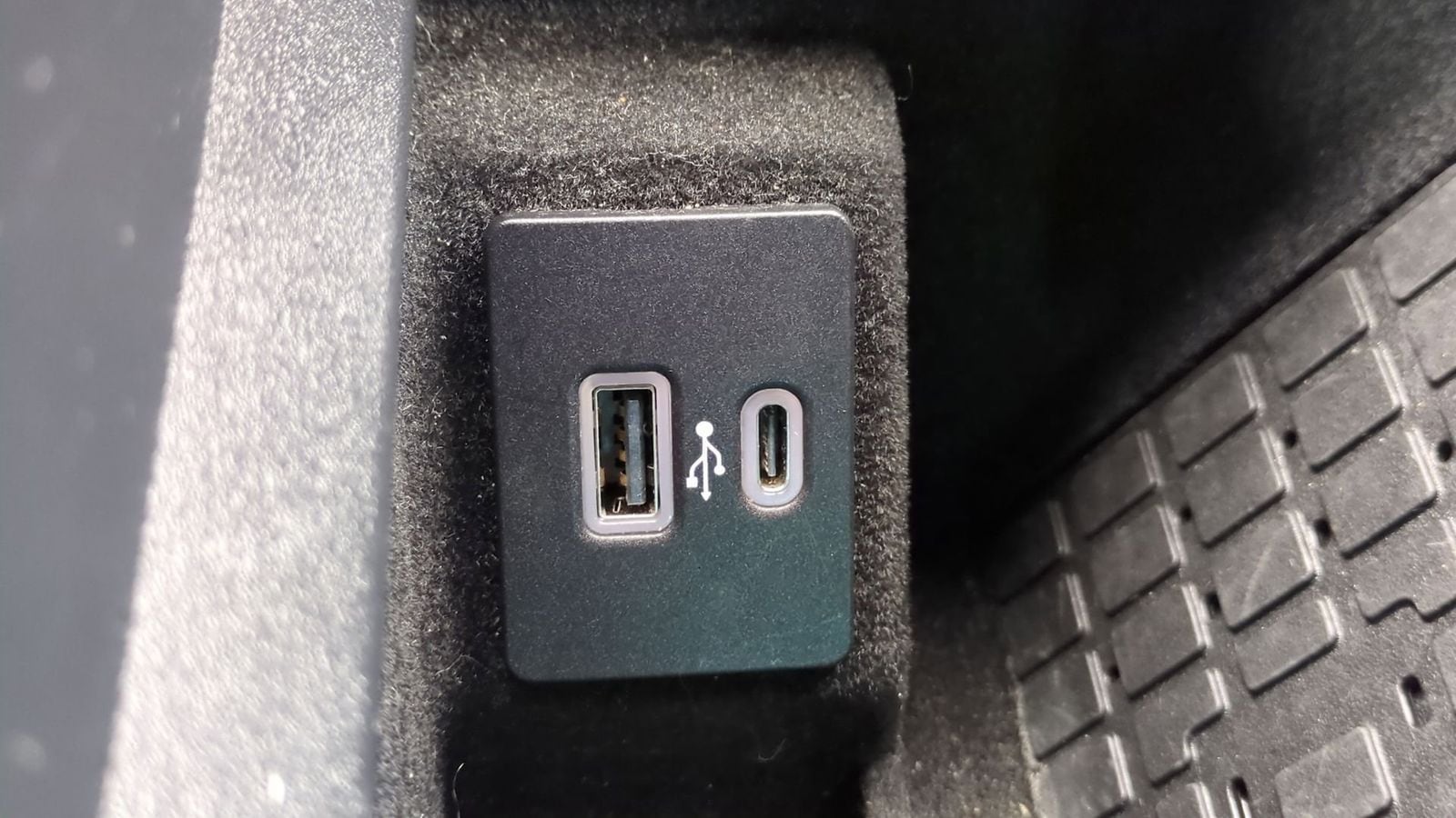 Thumbnail: 2023 Lincoln Navigator - 38