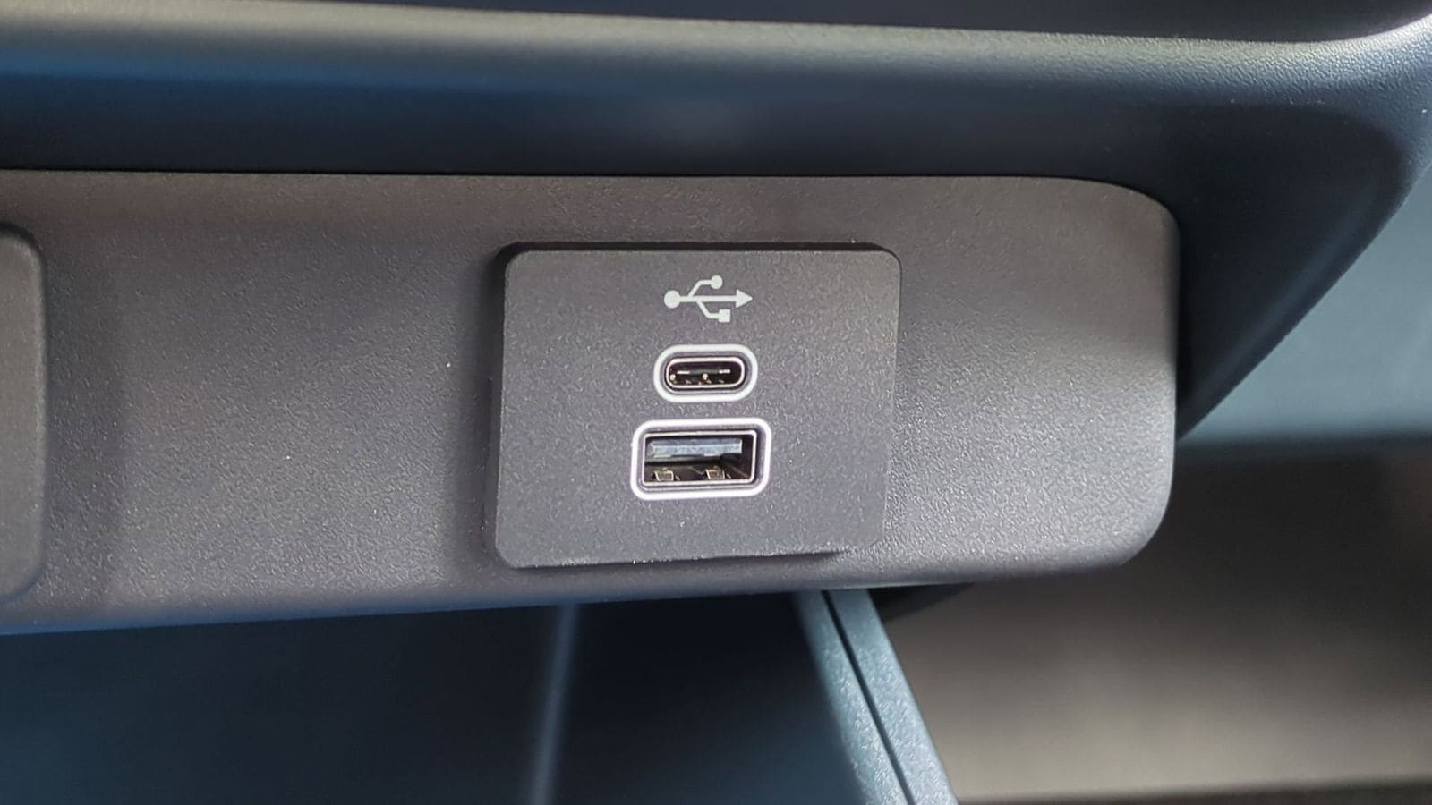 Thumbnail: 2025 Ford Maverick - 32