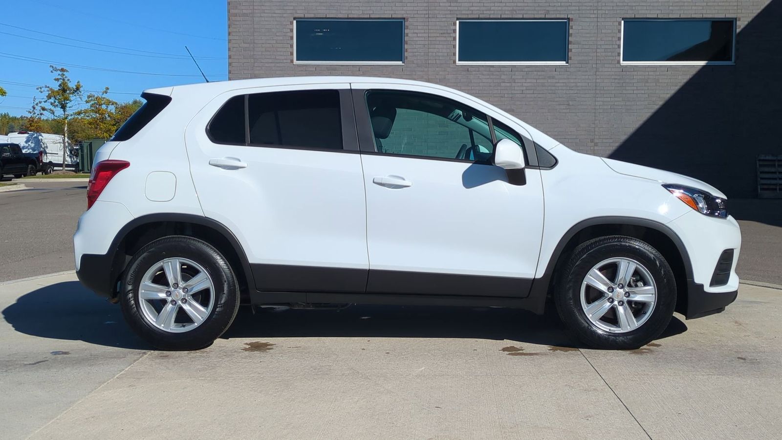 Thumbnail: 2021 Chevrolet Trax - 8