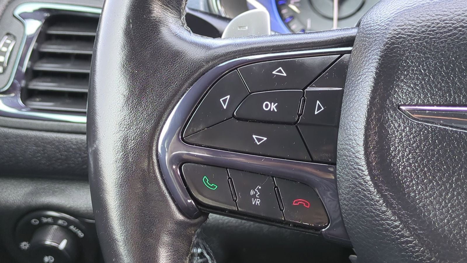 Thumbnail: 2015 Chrysler 200 - 21