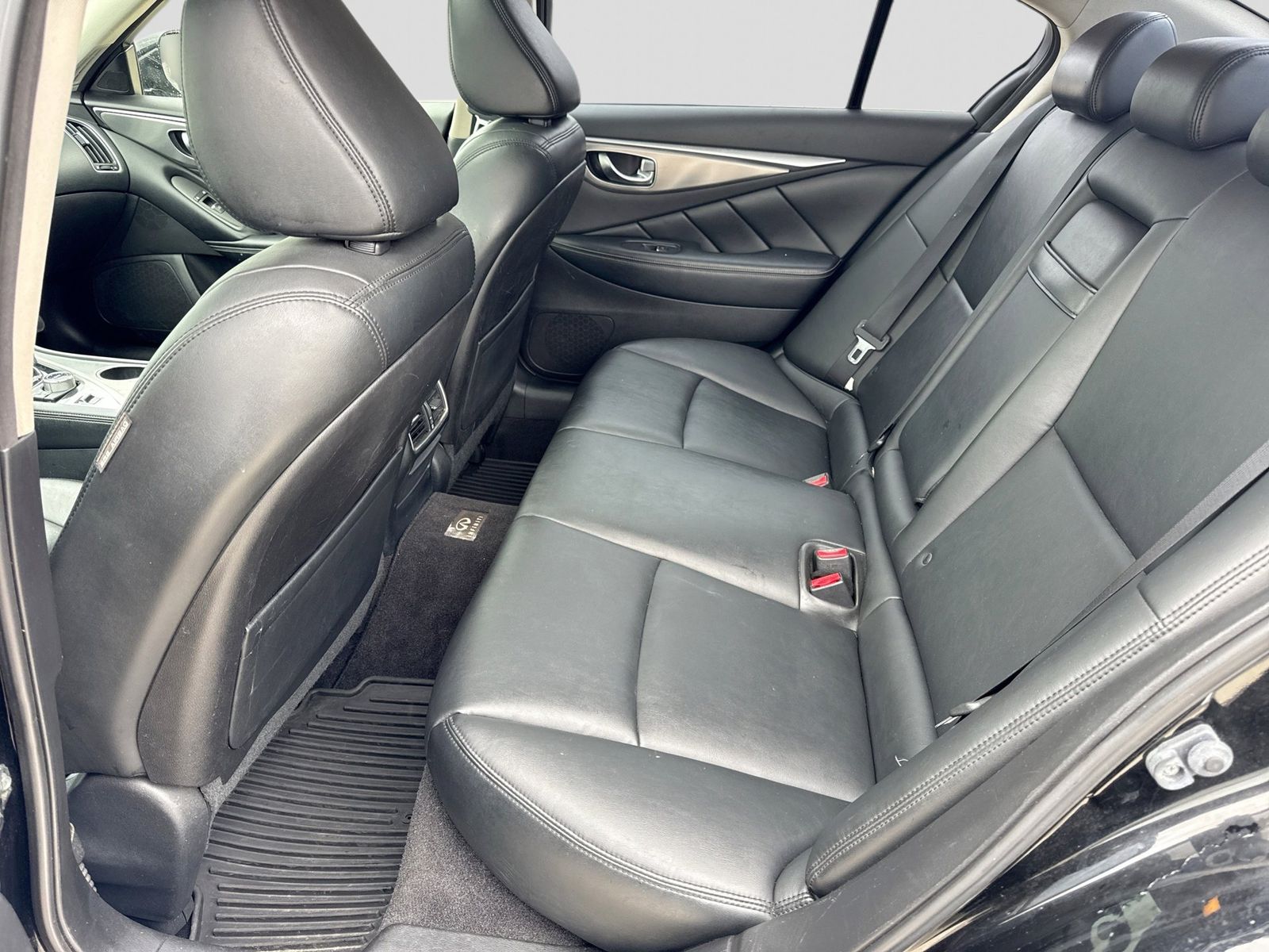 Thumbnail: 2015 INFINITI Q50 - 21