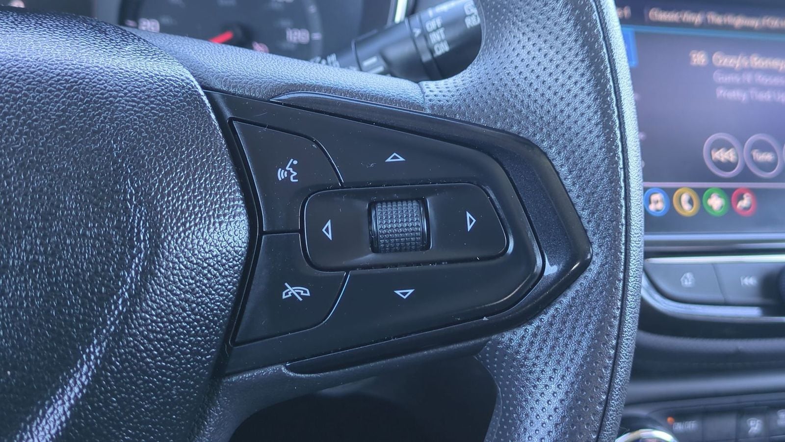 Thumbnail: 2021 Chevrolet TrailBlazer - 27