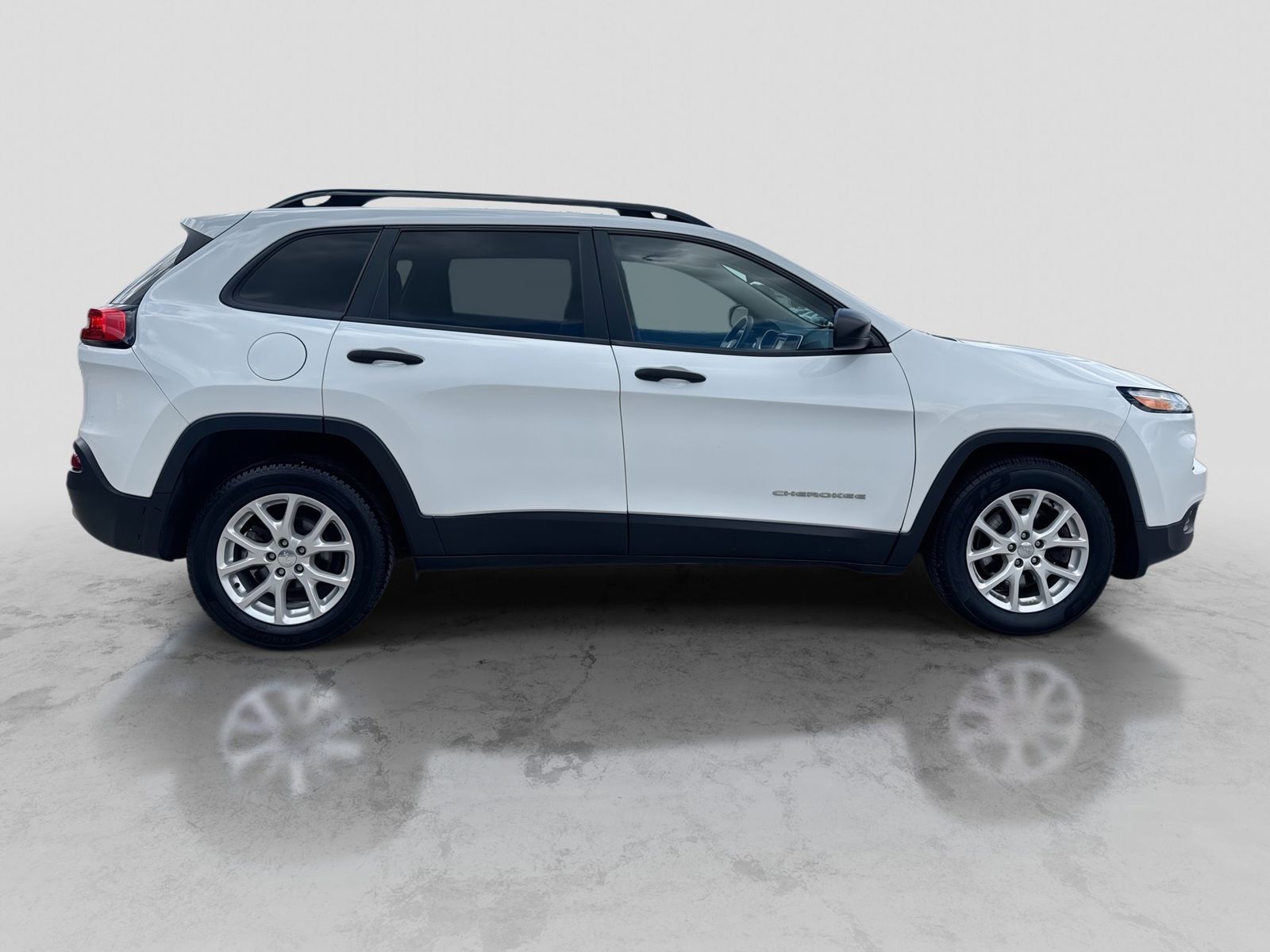 Thumbnail: 2017 Jeep Cherokee - 9