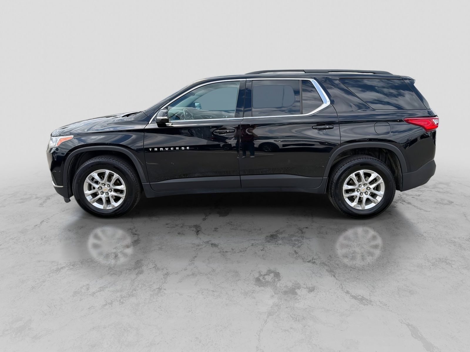 Thumbnail: 2019 Chevrolet Traverse - 3
