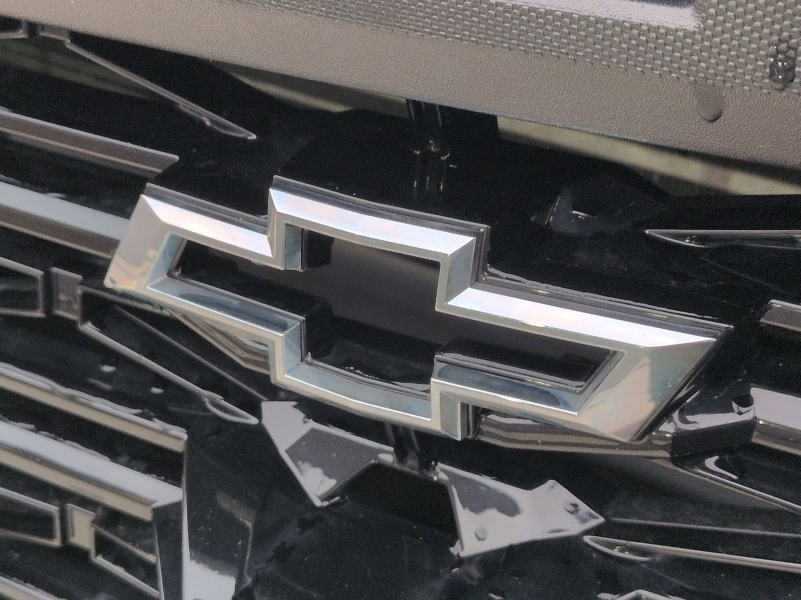 Thumbnail: 2022 Chevrolet Colorado - 14