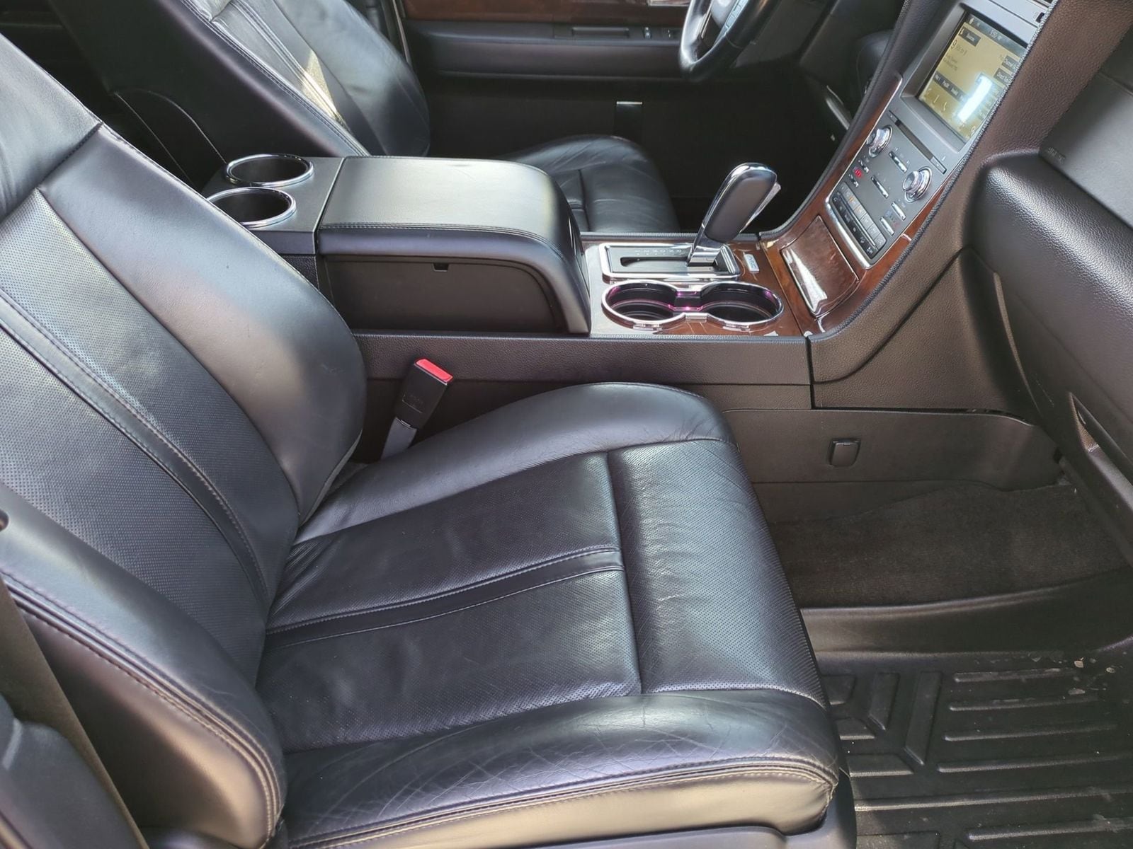 Thumbnail: 2016 Lincoln Navigator - 26