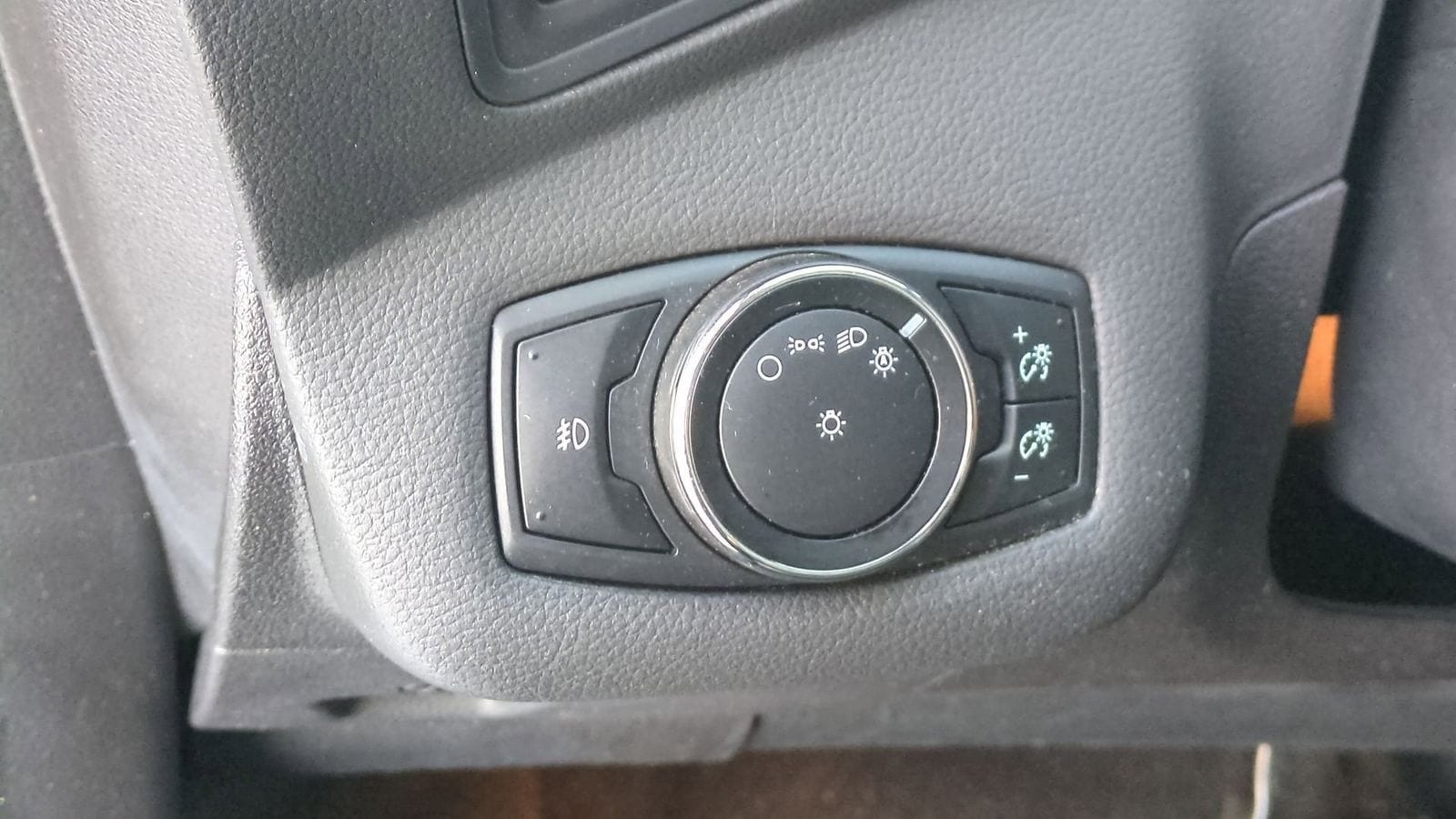 Thumbnail: 2014 Ford Escape - 19