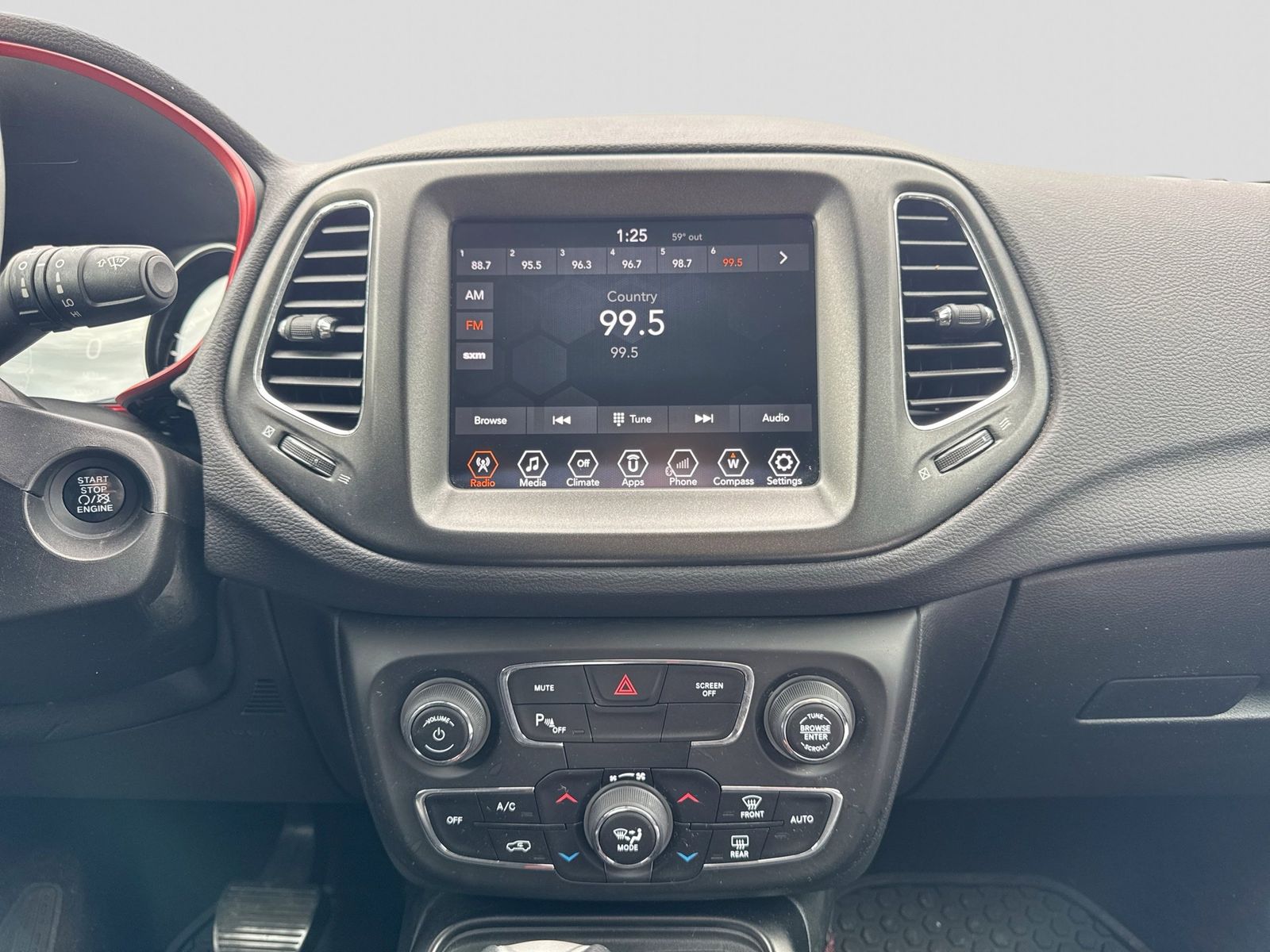 Thumbnail: 2018 Jeep Compass - 32