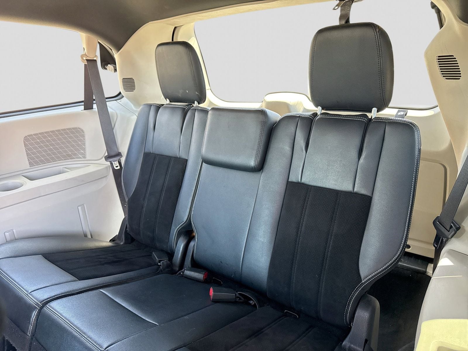 Thumbnail: 2017 Dodge Grand Caravan - 25