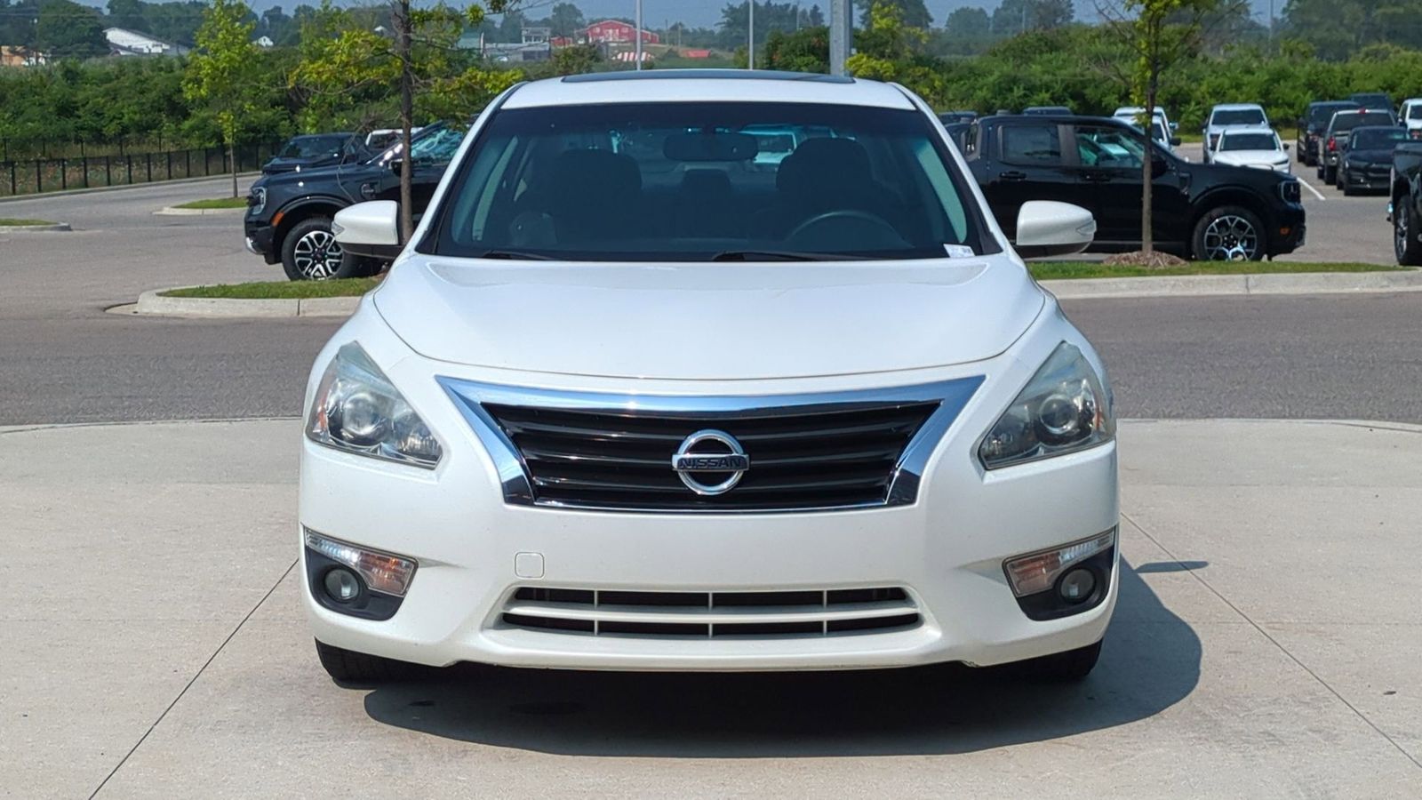 Thumbnail: 2014 Nissan Altima - 10