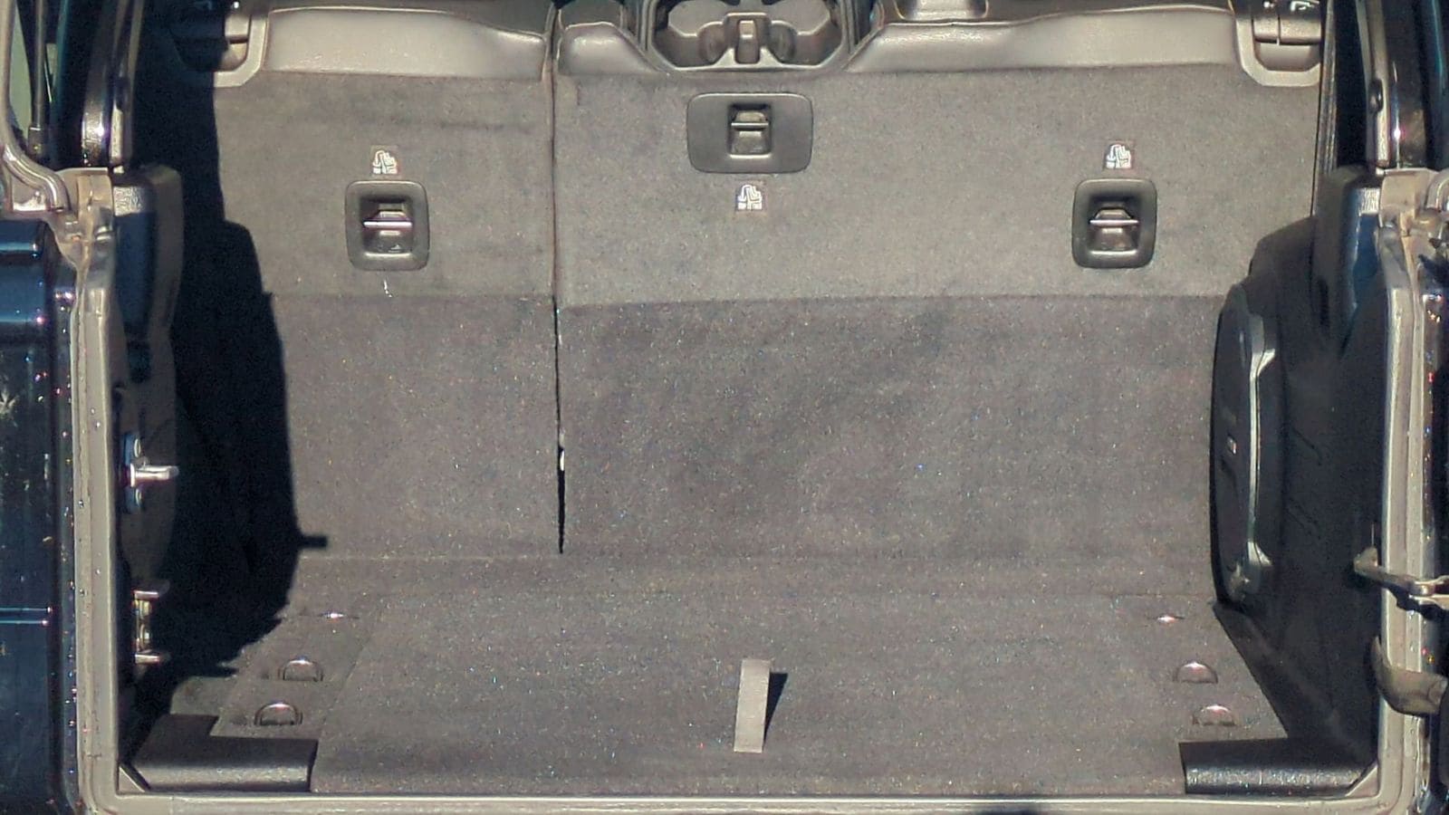 Thumbnail: 2022 Jeep Wrangler - 39