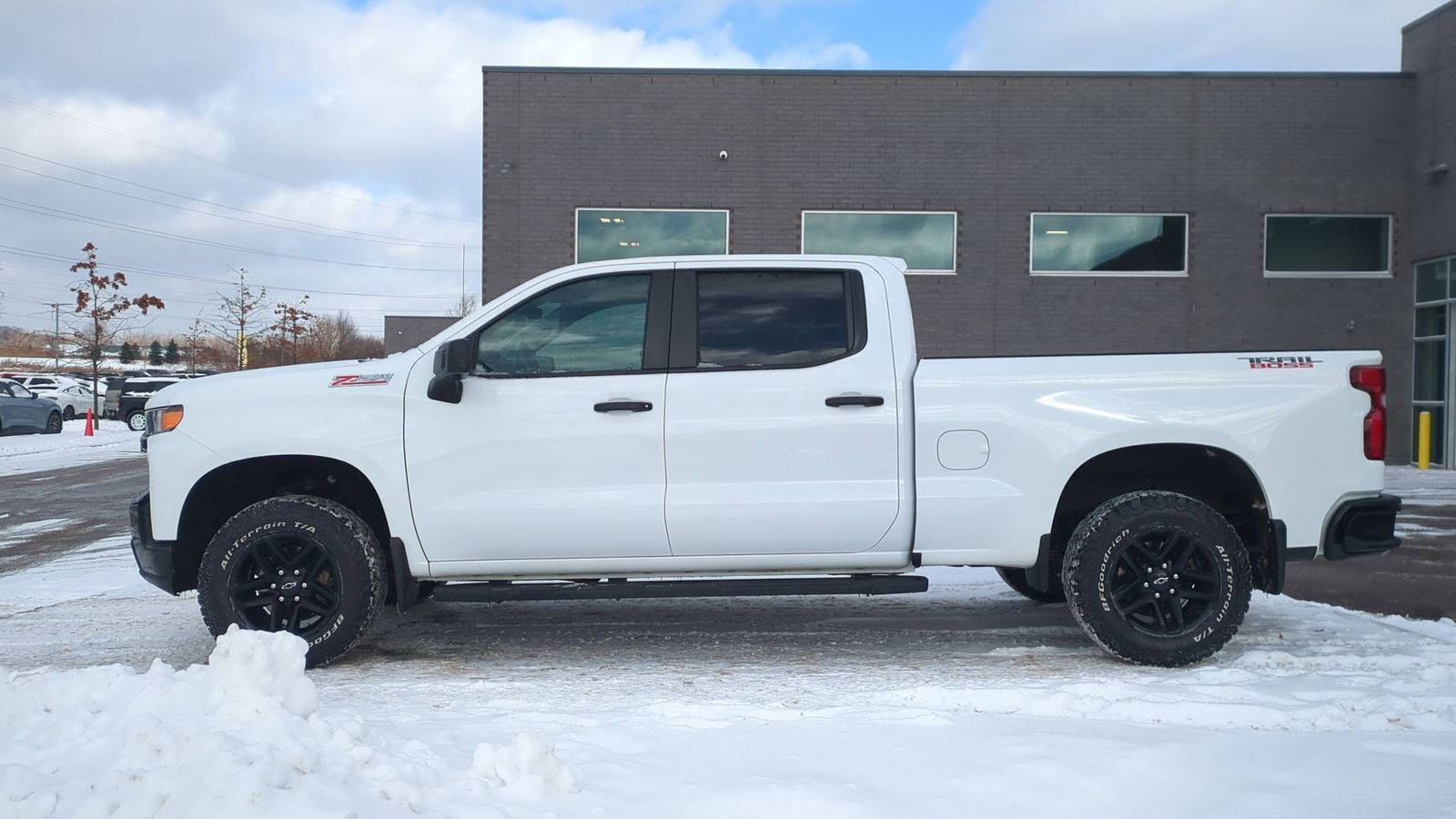 Thumbnail: 2020 Chevrolet Silverado 1500 - 3
