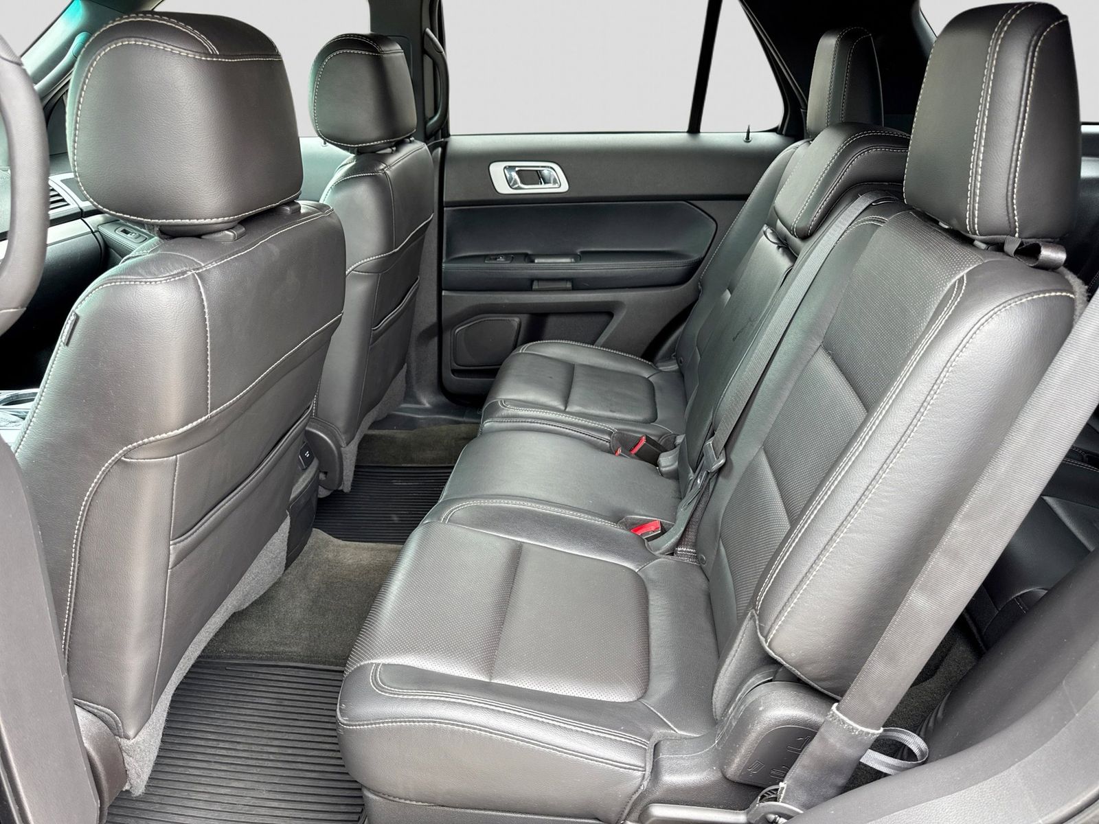 Thumbnail: 2015 Ford Explorer - 23