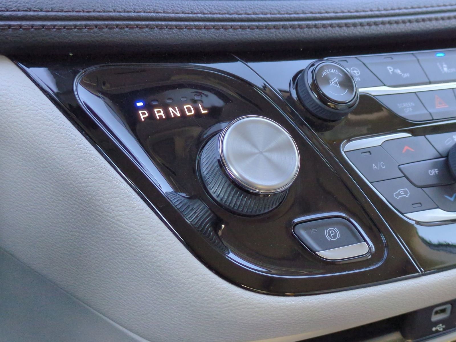 Thumbnail: 2017 Chrysler Pacifica - 42