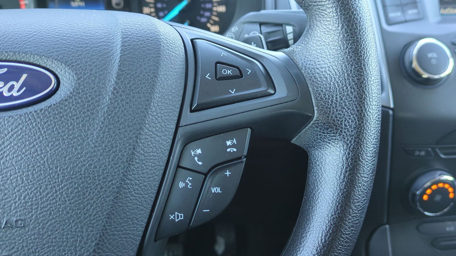 Thumbnail: 2018 Ford Edge - 23