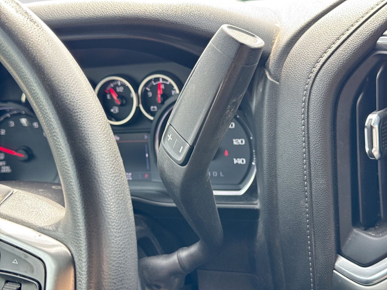 Thumbnail: 2020 Chevrolet Silverado 1500 - 31