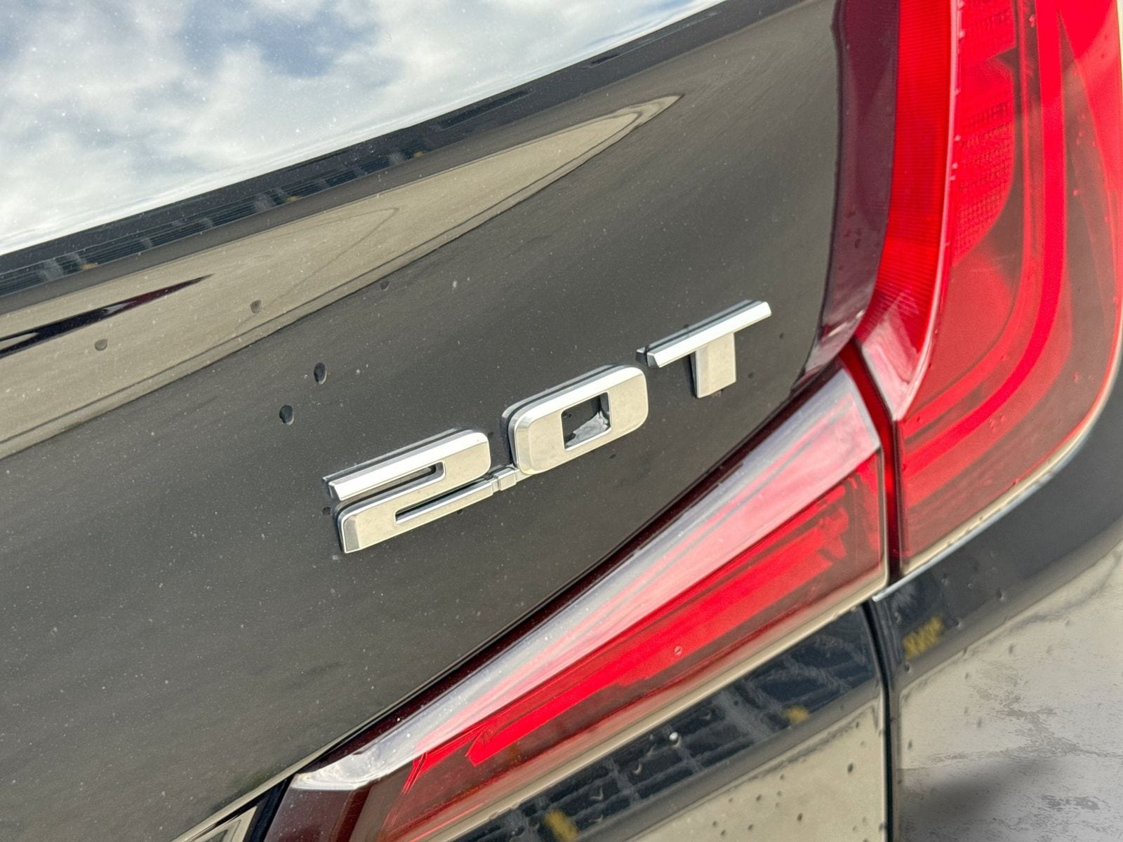 Thumbnail: 2019 Cadillac XT4 - 18