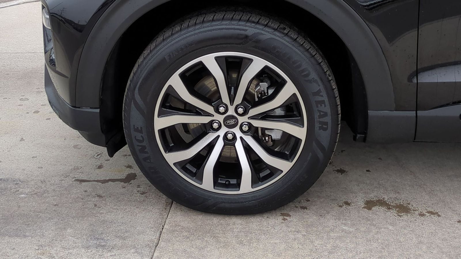 Thumbnail: 2021 Ford Explorer - 13