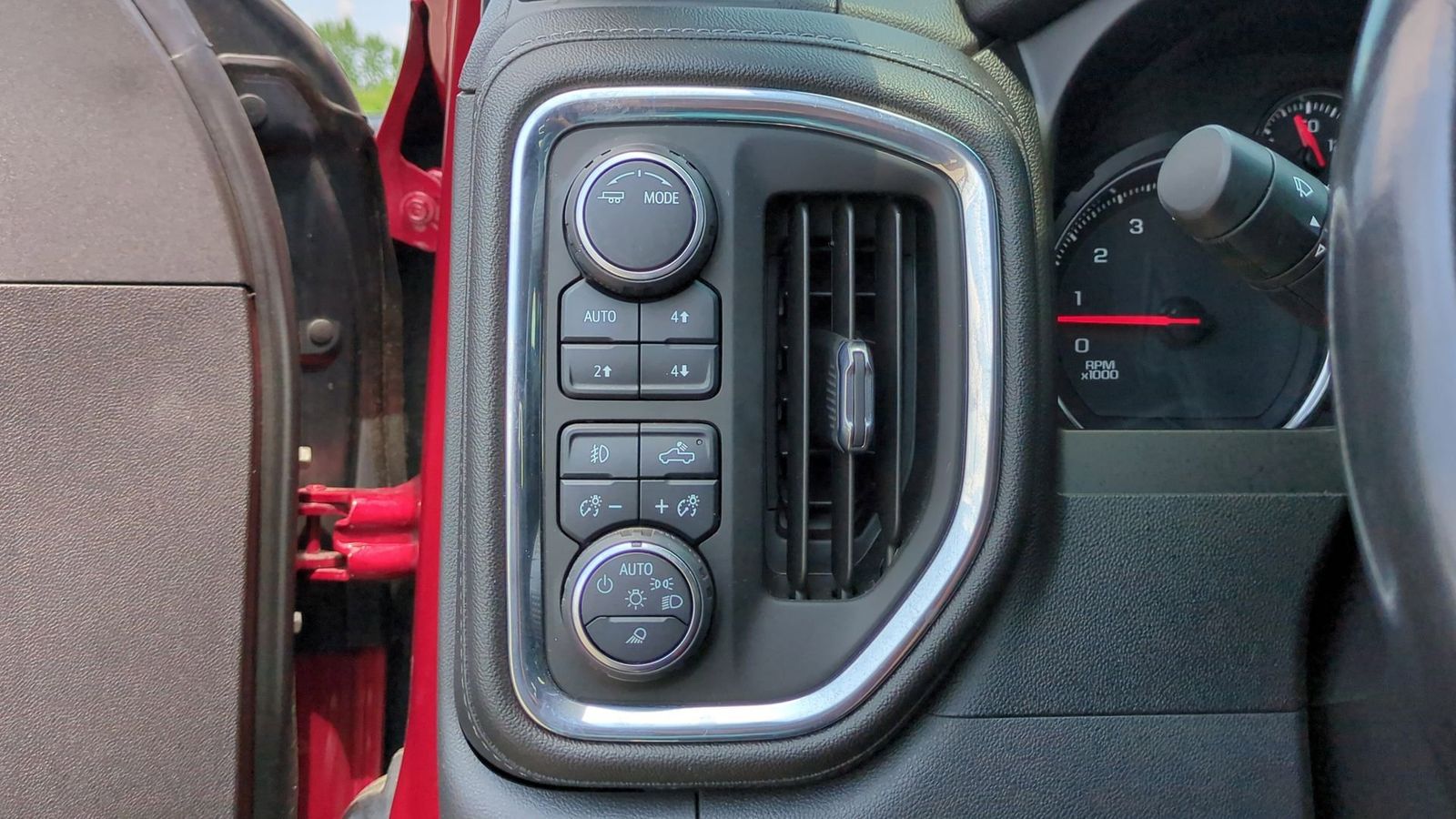 Thumbnail: 2021 Chevrolet Silverado 1500 - 35