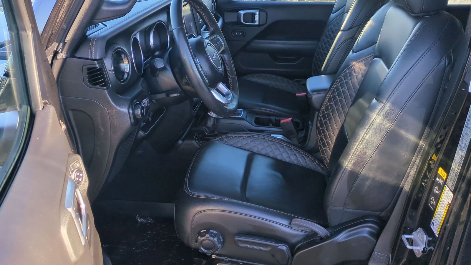 Thumbnail: 2022 Jeep Wrangler - 18