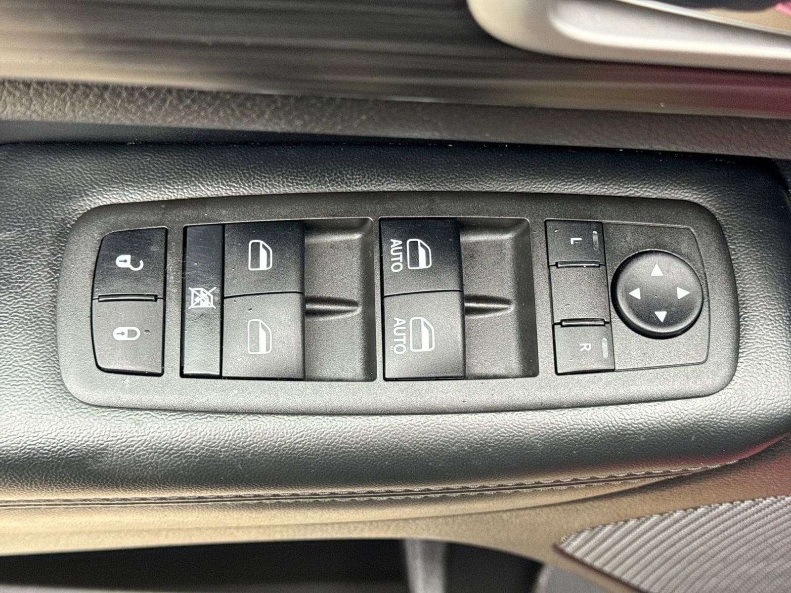 Thumbnail: 2022 Jeep Grand Cherokee - 18