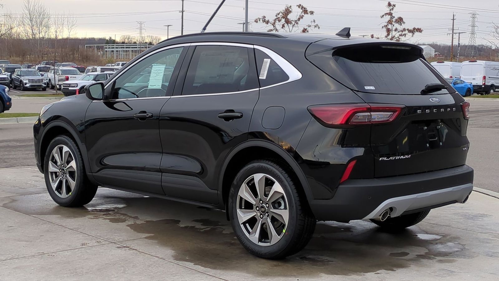 2025 Ford Escape Hybrid Platinum photo 3