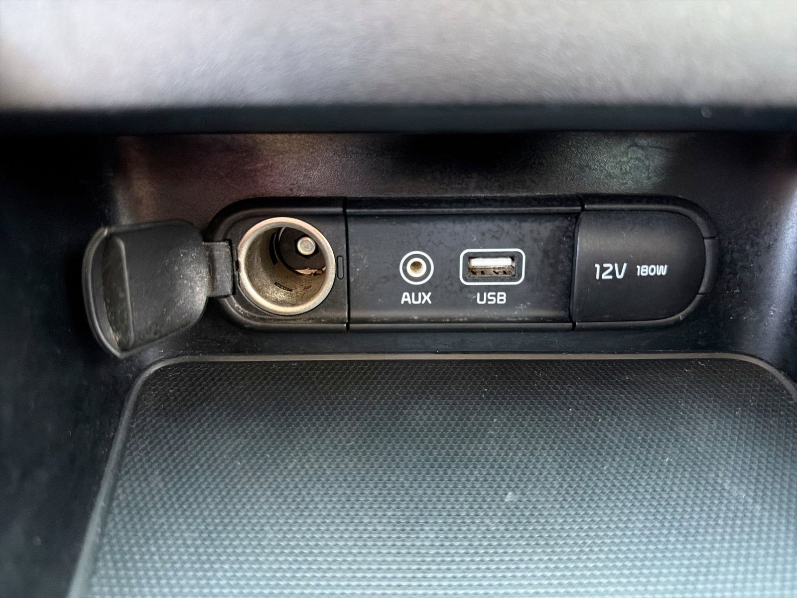 Thumbnail: 2021 Kia Forte - 32