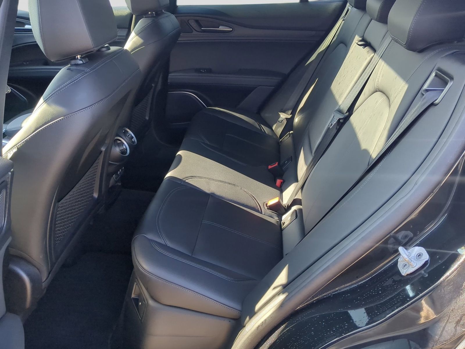 Thumbnail: 2023 Alfa Romeo Stelvio - 24