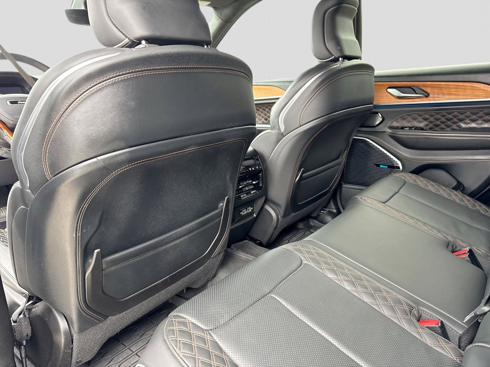 Thumbnail: 2023 Jeep Grand Cherokee - 20