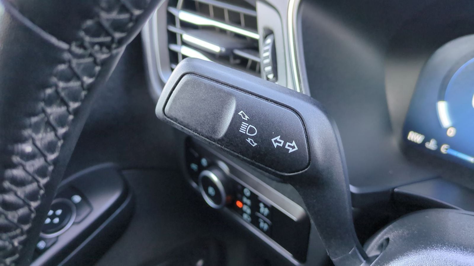 Thumbnail: 2023 Ford Escape - 25