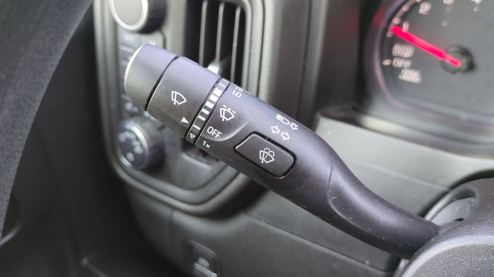 Thumbnail: 2020 Chevrolet Silverado 1500 - 25