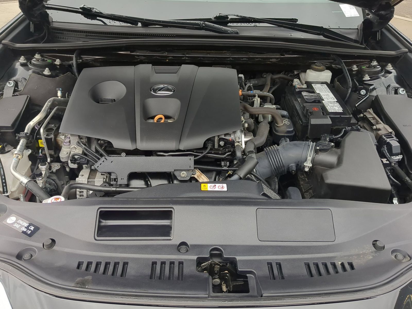 Thumbnail: 2021 Lexus ES - 17