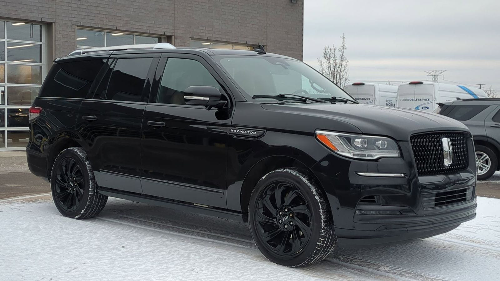 Thumbnail: 2023 Lincoln Navigator - 9