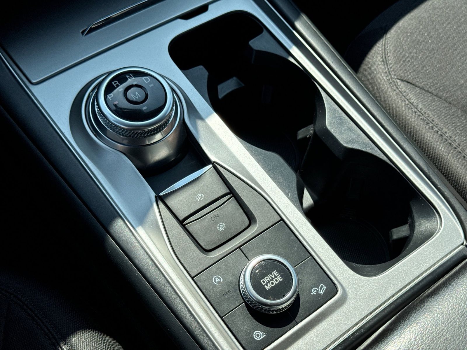 Thumbnail: 2020 Ford Explorer - 34