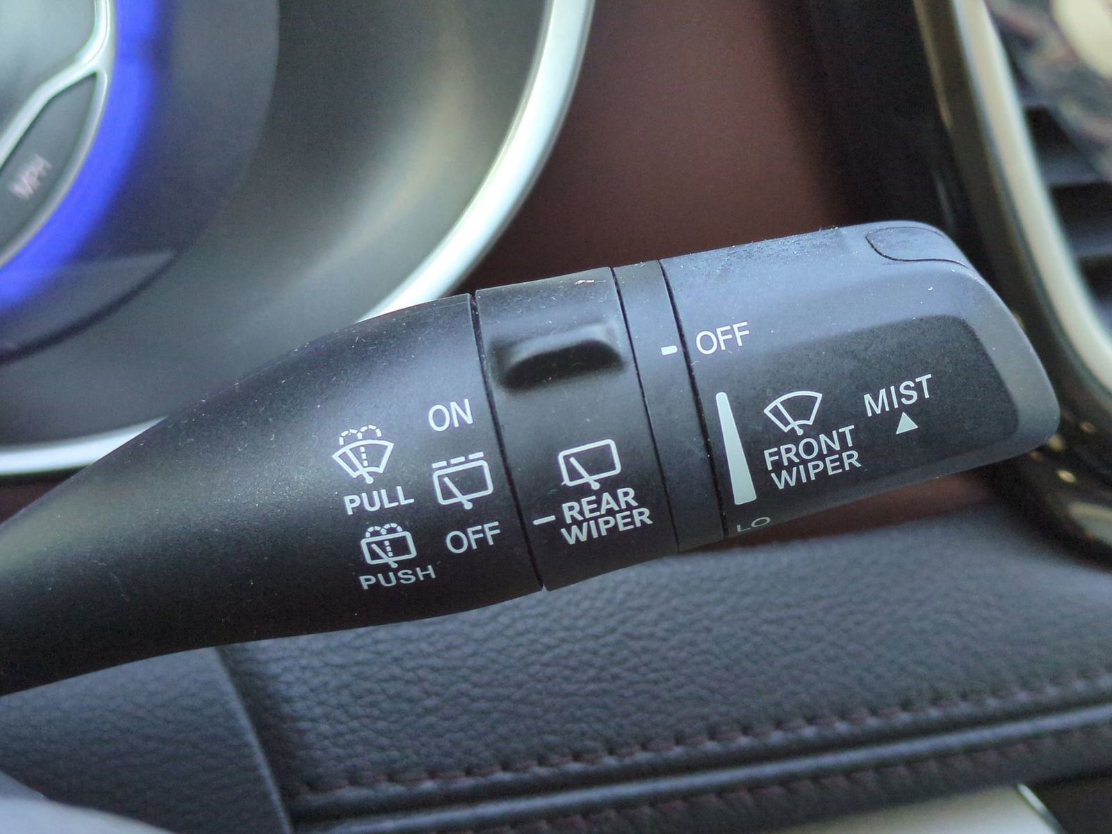 Thumbnail: 2017 Chrysler Pacifica - 36