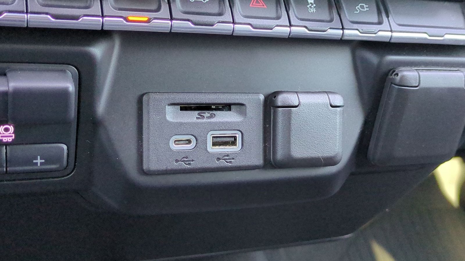 Thumbnail: 2020 Chevrolet Silverado 1500 - 37