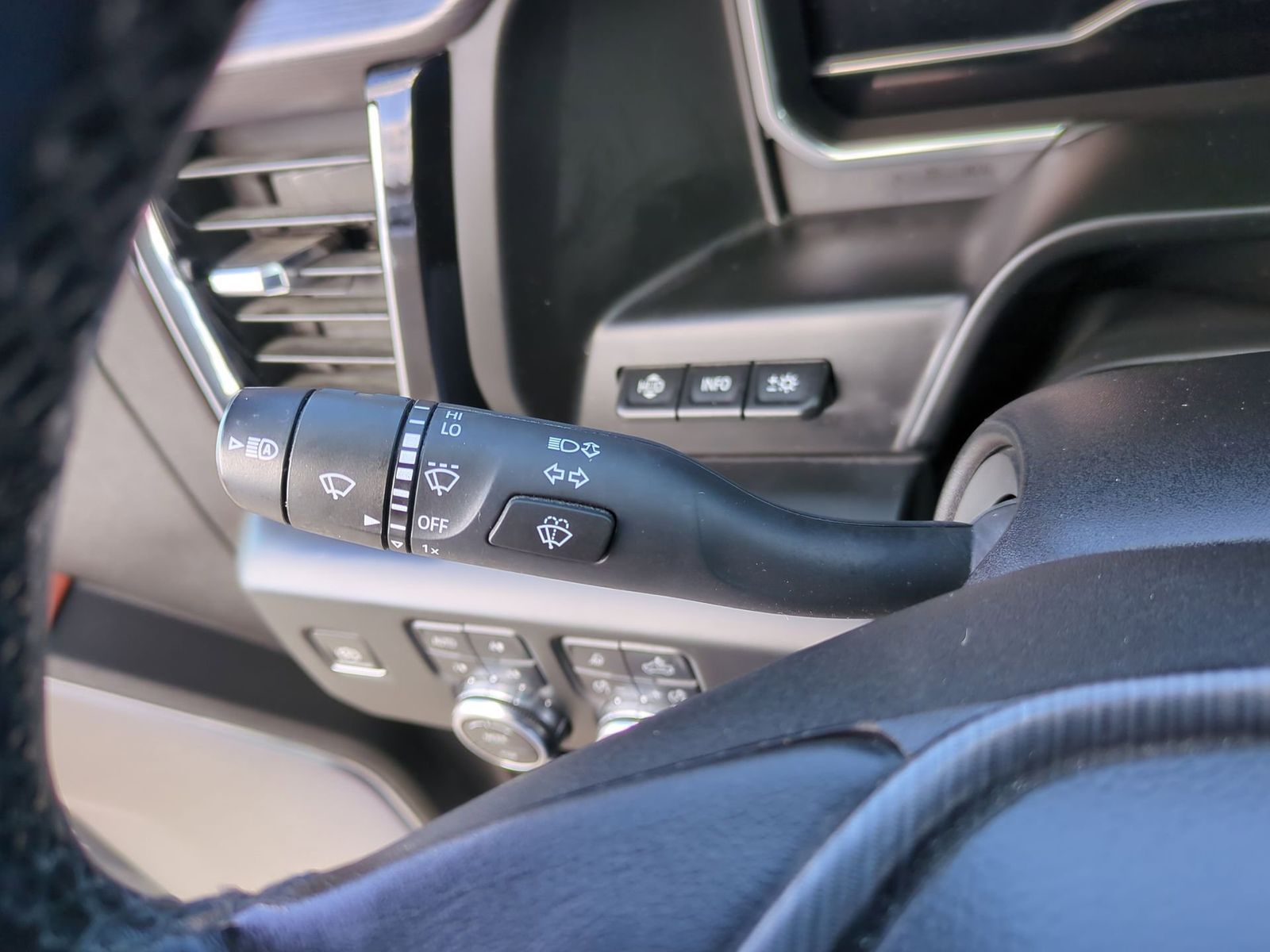 Thumbnail: 2024 GMC Sierra 2500 - 33